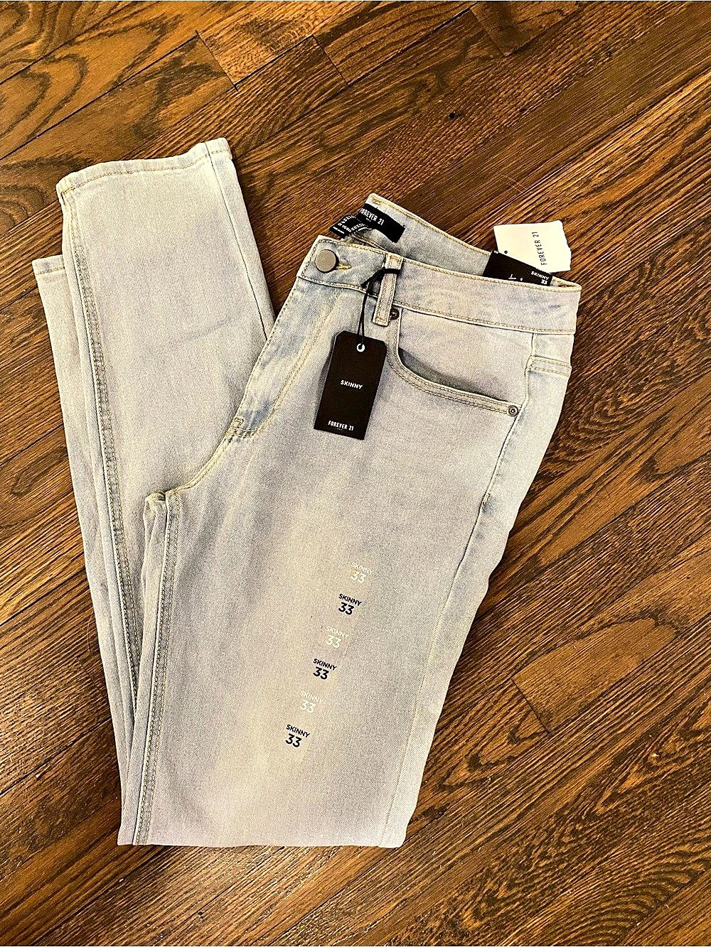 Skinny Jeans Waist 33 NWT